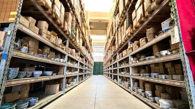 文成縣政府經(jīng)貿(mào)僑務(wù)代表團(tuán)訪歐首站 探訪米蘭宇宙貿(mào)易集團(tuán)，深化商品批發(fā)貿(mào)易合作